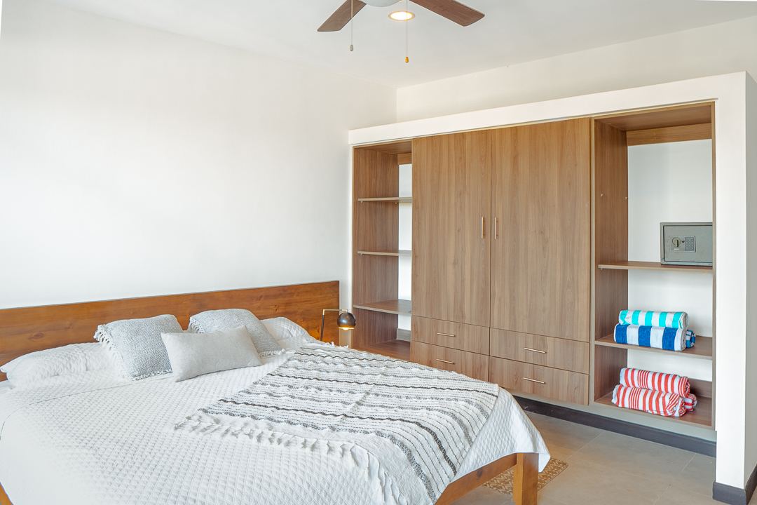 Bedroom with built-in closet at Cacique Retreat, Guanacaste