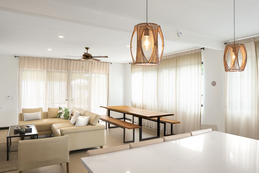 Open dining and living space at Cacique Retreat, Playas del Coco